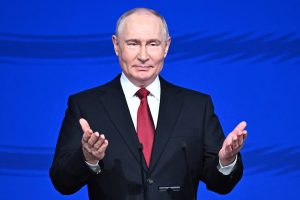 Putin urdhëron ndalimin për tri ditë të sulmeve ajrore ndaj Kievit gjatë vizitës së negociatorëve amerikanë