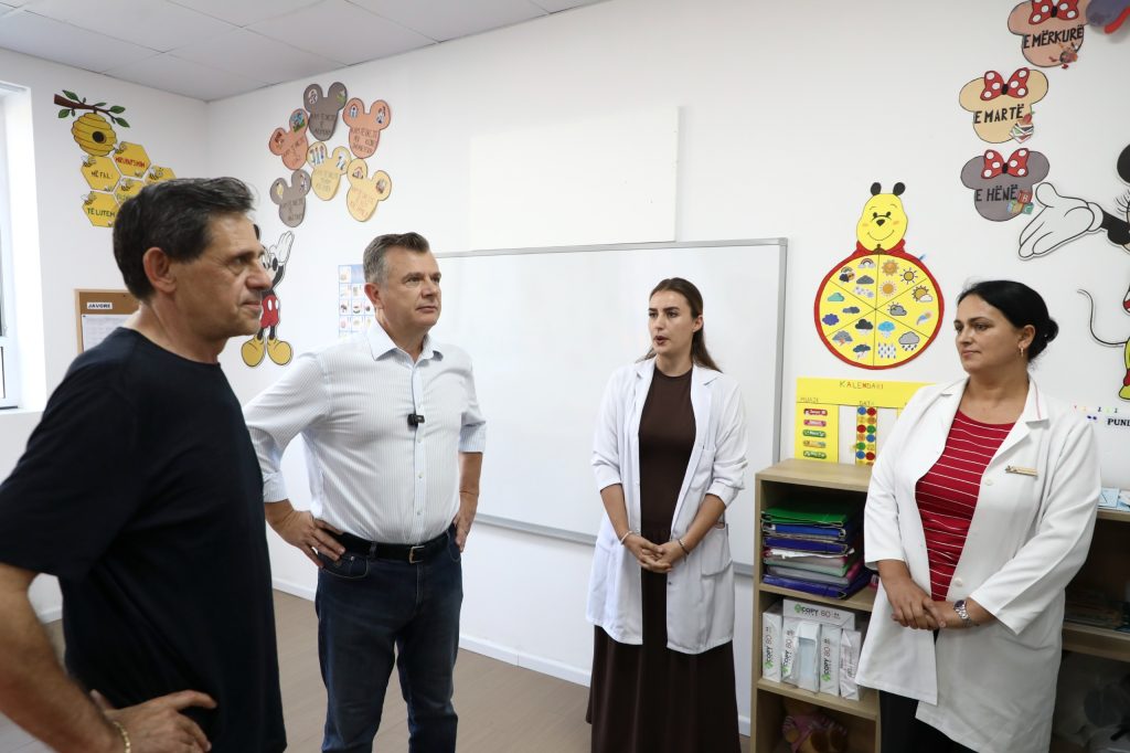 Kamëz, gati për vitin e ri shkollor: Shkolla “Dom Nikoll Kaçorri” dhe Kopshti Nr. 18 me kushte të reja