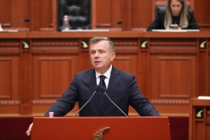 Balla-opozitës:“Lërini folklorizmat, po na plas shpirti nga ai vendim i turpshëm, por sot duhet të jemi më të bashkuar se kurrë andej dhe këndej kufirit”