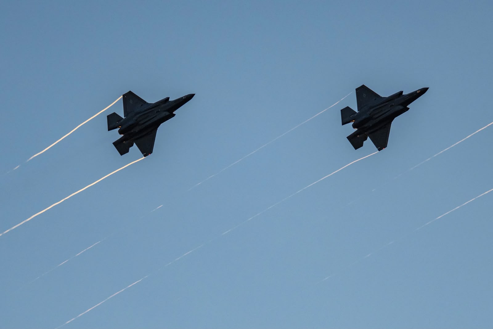 Pjesë sensitive të avionit F-35 përfundojnë në Hong Kong, SHBA nis hetimet