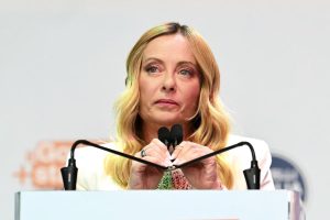 Deficiti mbi kufirin e BE-së, Italia mbetet nën mbikëqyrjen fiskale të Brukselit