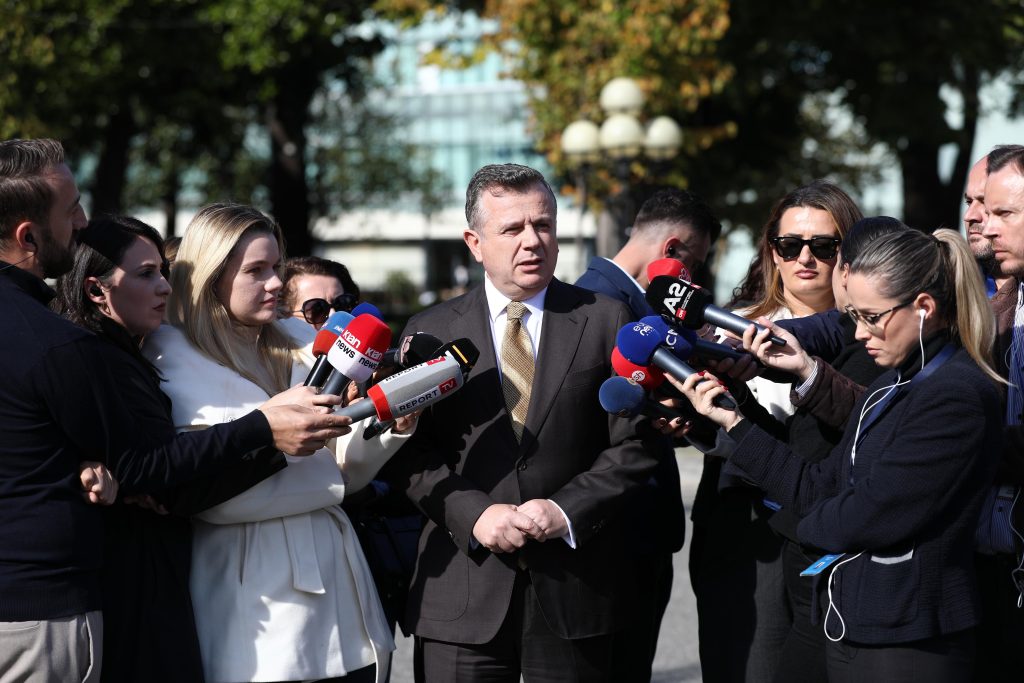 Balla: Agjenda europiane e Shqipërisë nuk ndalet nga flakadanët! Miratohen 9 ligje për integrimin në BE