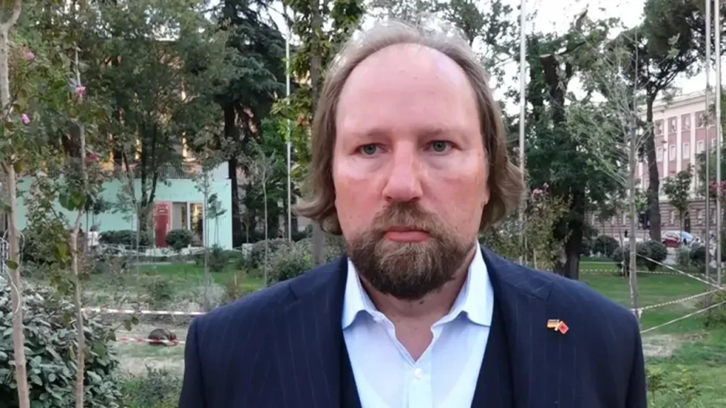 Hofreiter: Shqipëria mund t’i mbyllë negociatat në 2027, por korrupsioni mbetet sfidë