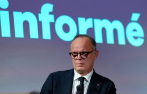 Sondazhi në Francë: Mélenchon kalon Philippe, Le Pen kryeson