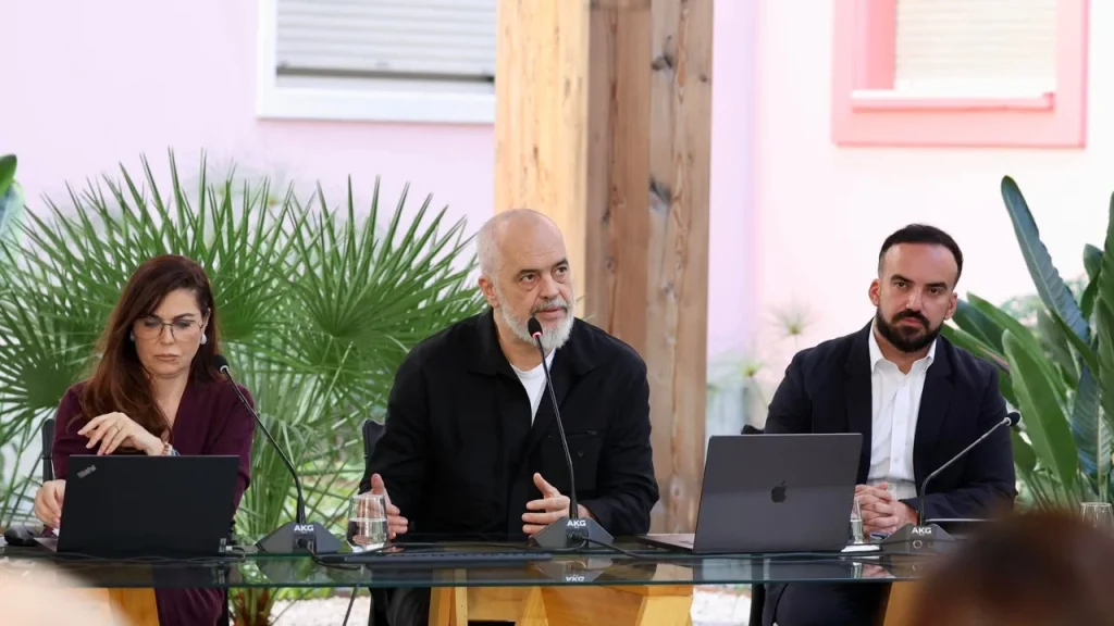 Rama: Qeveria s’ka asgjë për të fshehur, dokumentet duhet të jenë pronë e përbashkët me publikun