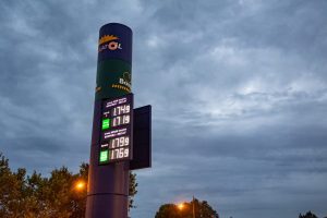 BE frenon nxjerrjen e rezervave të naftës, kërkon garanci nga IEA për sigurinë energjetike