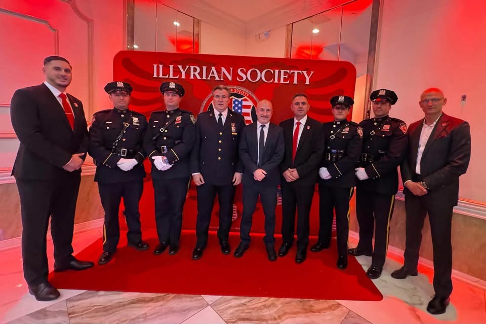 Bushati vlerëson efektivët shqiptarë të NYPD: Krenari për kombin dhe ura miqësie mes Shqipërisë dhe SHBA