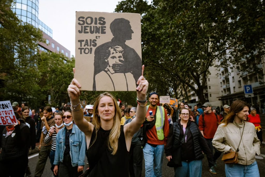 Franca përfshihet nga dhuna, Macron do t’i drejtohet kombit