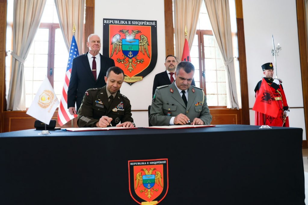 Shqipëria nënshkruan marrëveshjen për pjesëmarrjen në forcën e stabilizimit në Gaza