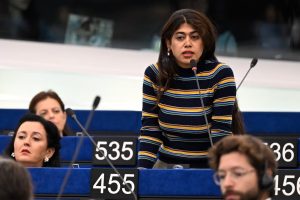 Përplasje në Parlamentin Evropian, Metsola dhe Rima Hassan debatojnë për flamujt e Izraelit dhe BE-së