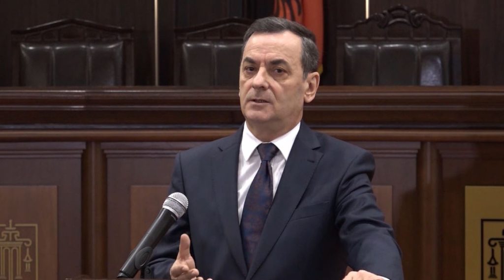Sadushi i dorëzon detyrën kryetarit të Gjykatës së Lartë Ilir Panda