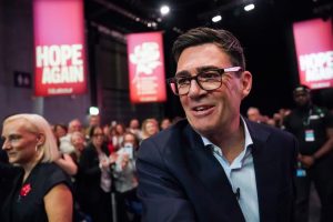 Burnham rikthen optimizmin te laburistët, buxheti prova e parë