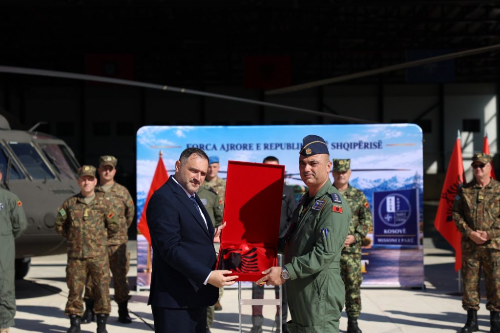 Shqipëria dërgon kontingjentin e parë të helikopterëve në KFOR