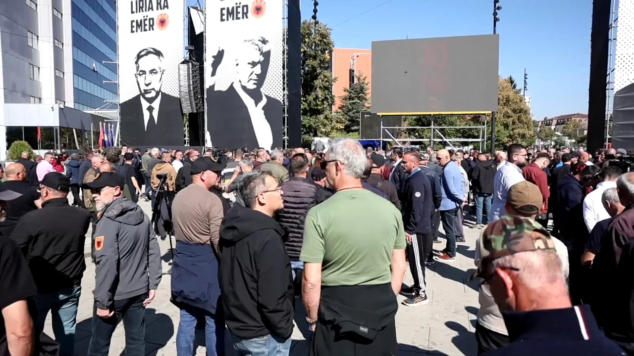 Protestat vazhdojnë në Prishtinë, kërkohet votimi përfundimtar i ligjit për Specialen