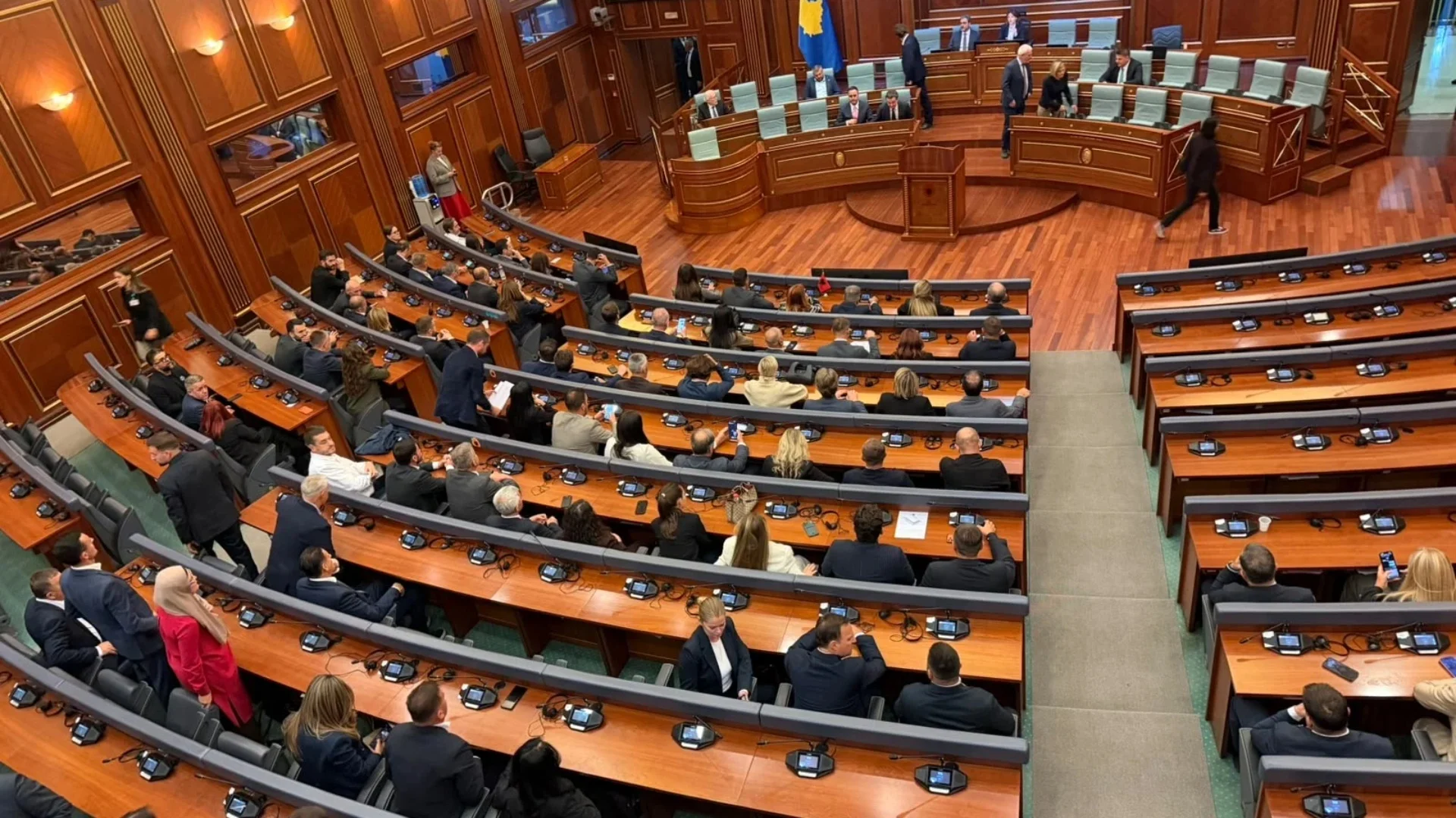 Justina Shiroka-Pula zgjidhet Presidente e Kosovës me 81 vota, shmangen zgjedhjet e reja