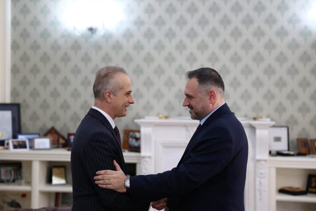 Nufi pret atasheun turk, diskutime për bashkëprodhim në mbrojtje