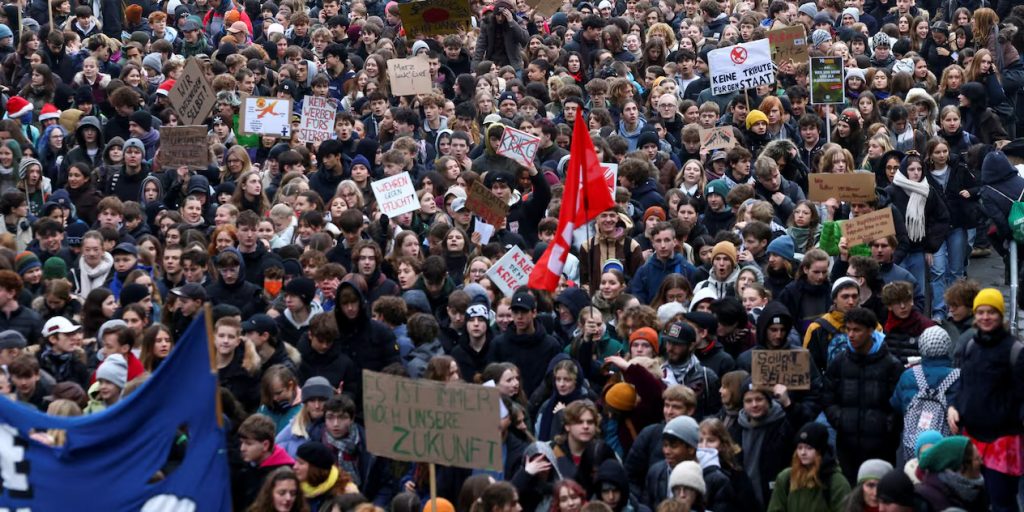 “Gen Z” në protestë në Gjermani, mbi 160 mijë pjesëmarrës të pritshëm