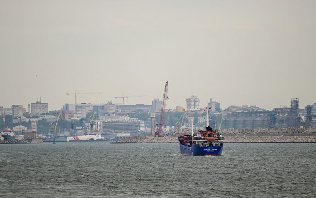 Droni godet anijen pranë Rumanisë, një marinar i vdekur dhe tre të zhdukur