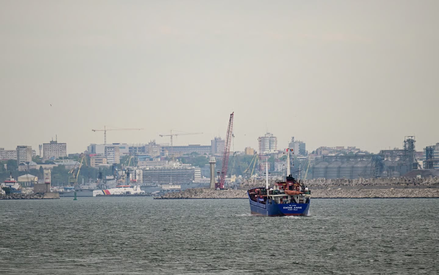 Droni godet anijen pranë Rumanisë, një marinar i vdekur dhe tre të zhdukur