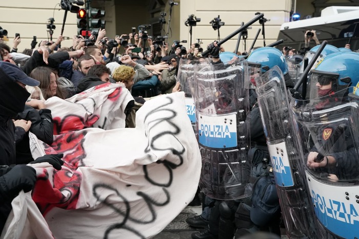Përplasje në Torino, policia ndalon marshimin drejt Via Po